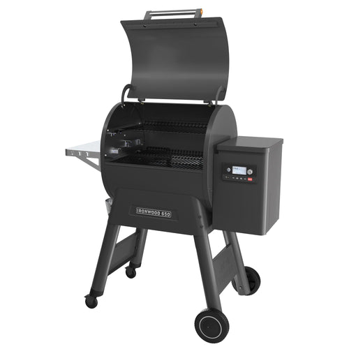Traeger Ironwood 650 BBQ Wood Pellet Grill with Cover and Shelf