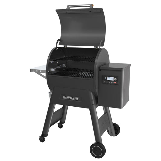 Traeger Ironwood 650 BBQ Wood Pellet Grill with Cover and Shelf