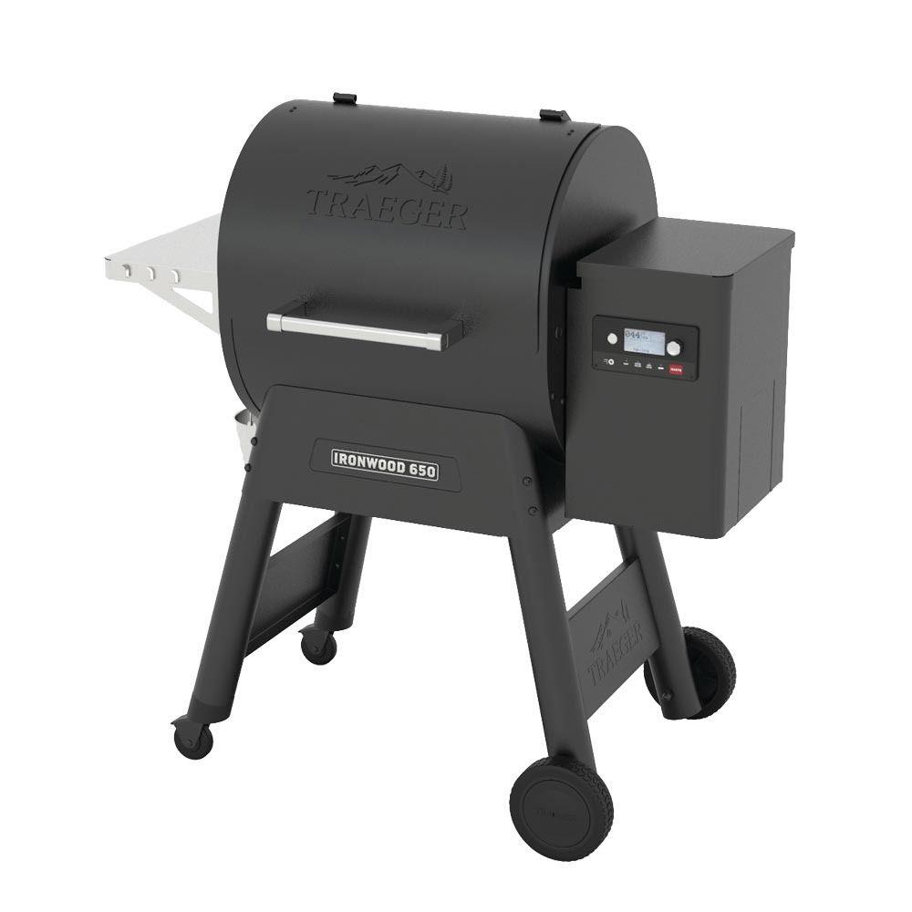 Traeger Ironwood 650 BBQ Wood Pellet Grill with Cover and Shelf